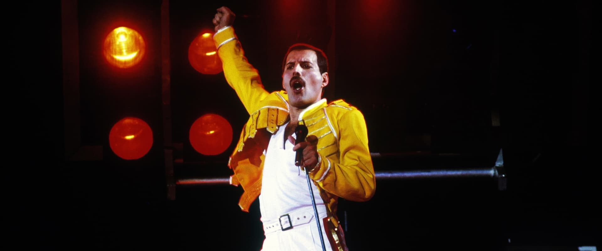 Queen: Live at Wembley Stadium